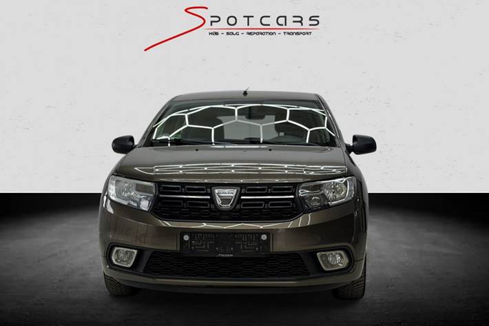 Brun Dacia Sandero fra 2017