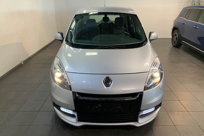 Sølv Renault Scenic III fra 2012