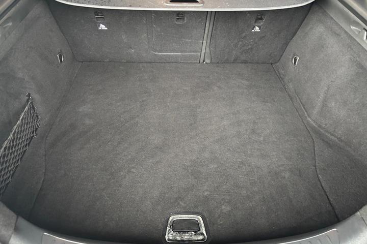 Sort Mercedes CLA200 fra 2017