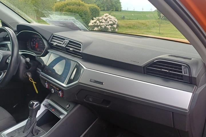 Orange Audi Q3 fra 2020