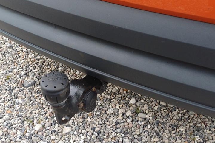 Orange Audi Q3 fra 2020
