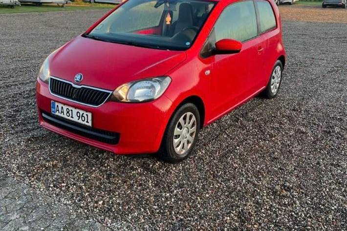 Rød Skoda Citigo fra 2013