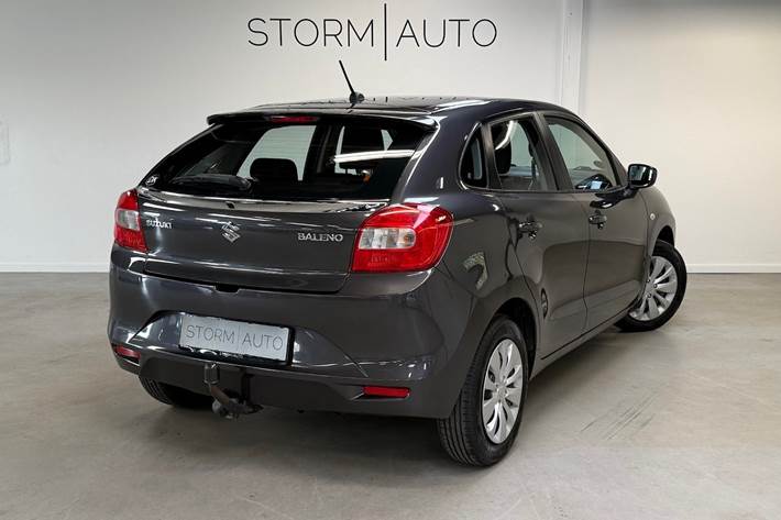 Grå Suzuki Baleno fra 2018