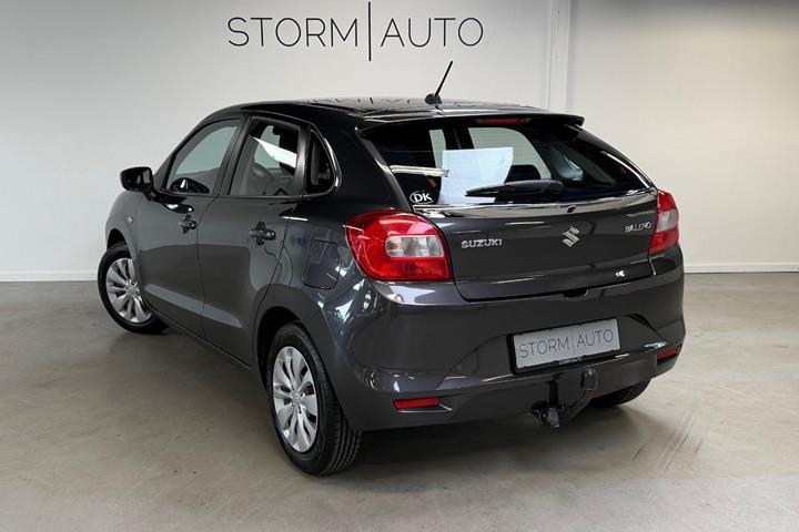 Grå Suzuki Baleno fra 2018