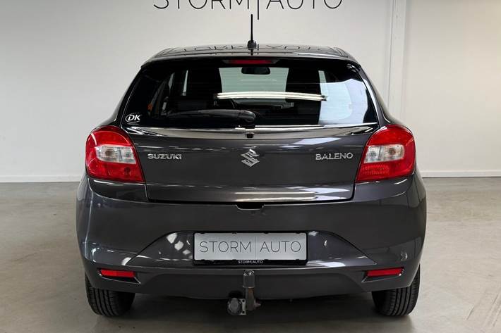 Grå Suzuki Baleno fra 2018