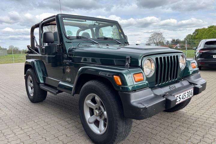Grøn Jeep Wrangler fra 2000