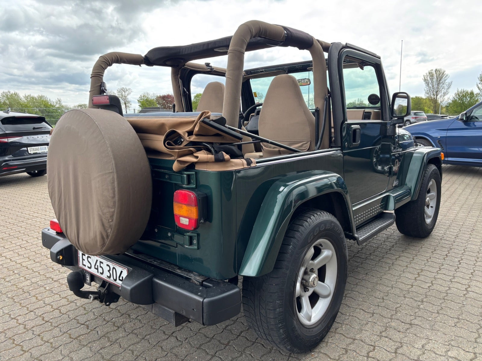 Grøn Jeep Wrangler fra 2000