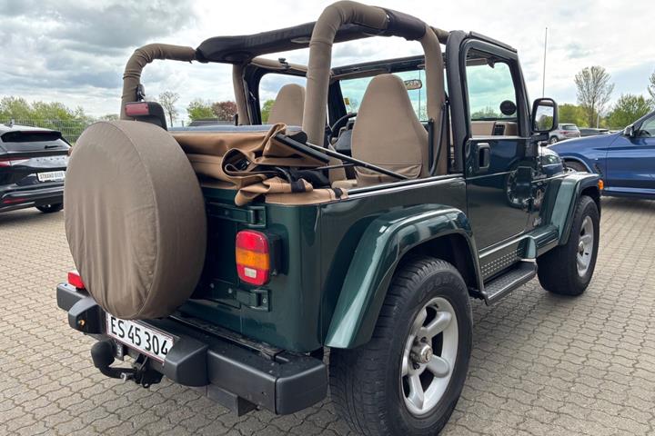 Grøn Jeep Wrangler fra 2000