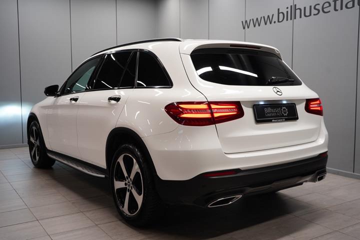 Hvid Mercedes GLC220 d fra 2016