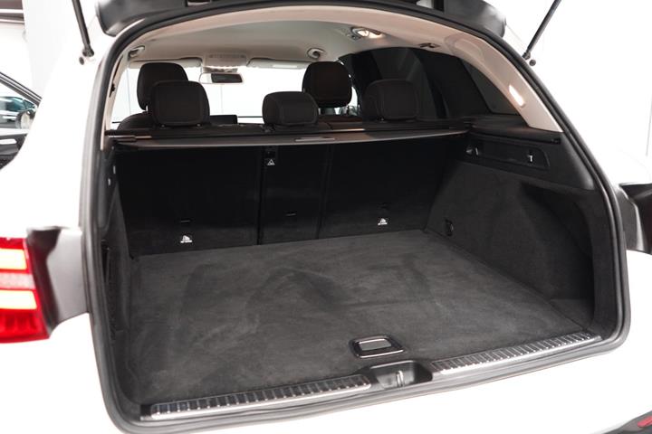 Hvid Mercedes GLC220 d fra 2016