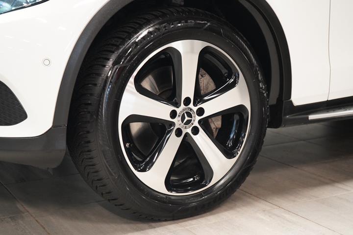 Hvid Mercedes GLC220 d fra 2016