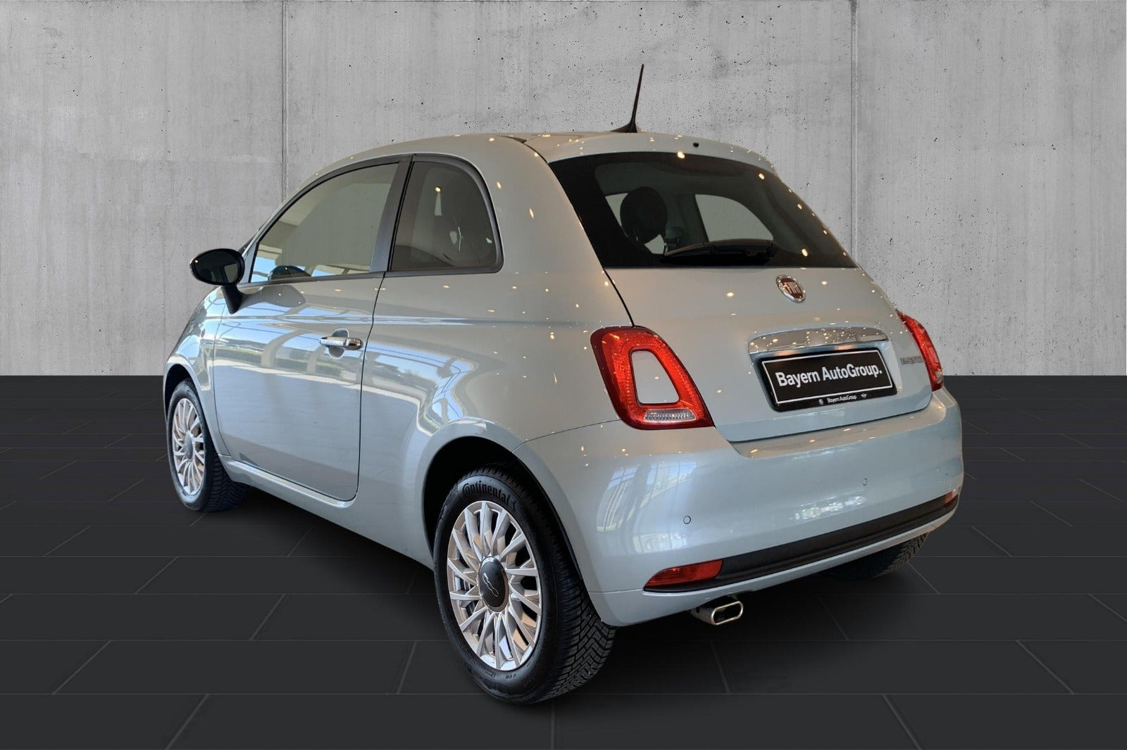 Blå Fiat 500 fra 2023