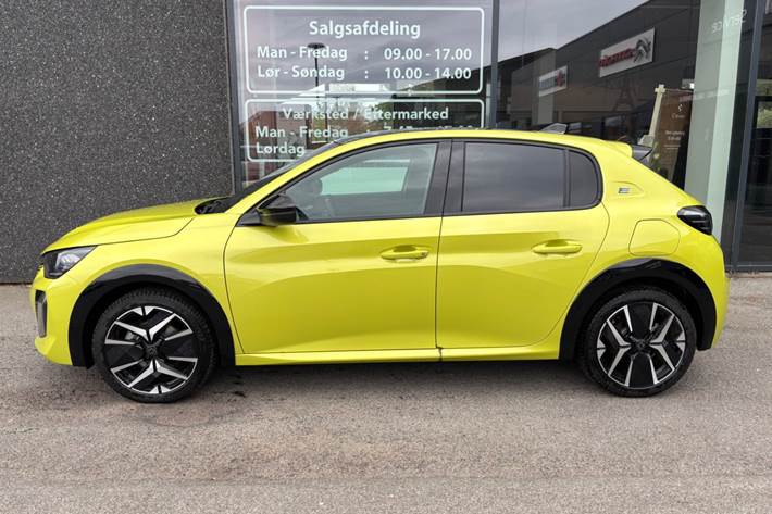 Gul Peugeot e-208 fra 2026