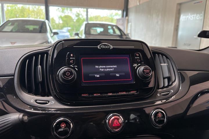 Sort Fiat 500 fra 2020