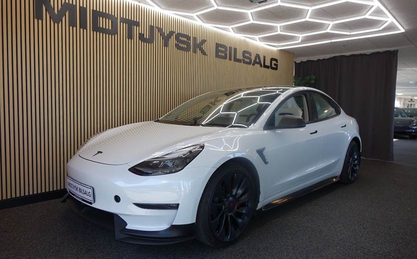 Tesla Model 3 Performance AWD