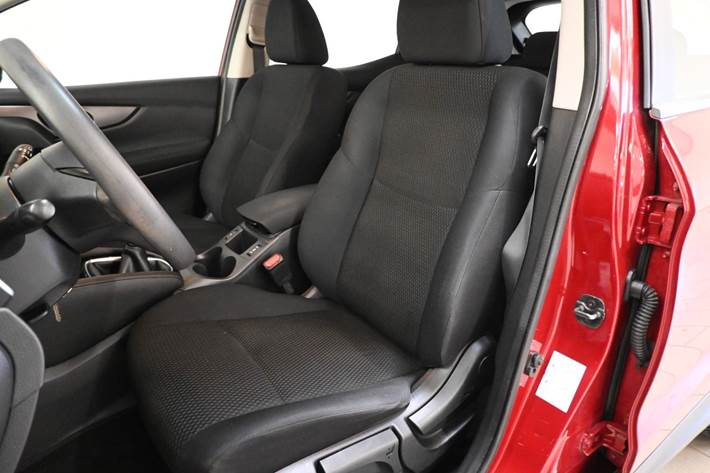 Rød Nissan Qashqai fra 2018