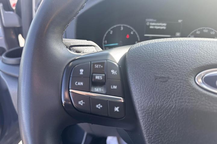 Grå Ford Transit Custom 320 L1 fra 2023