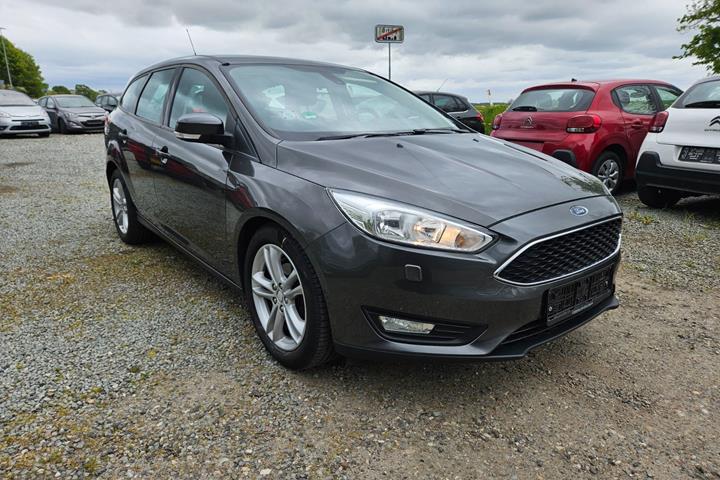Grå Ford Focus fra 2016