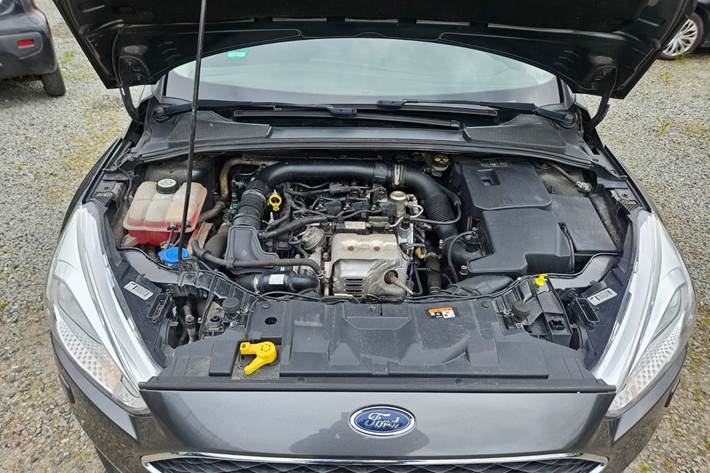 Grå Ford Focus fra 2016