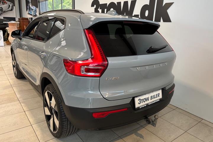 Grå Volvo EX40 fra 2025
