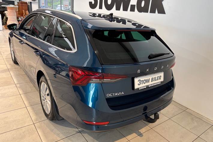 Blå Skoda Octavia fra 2021