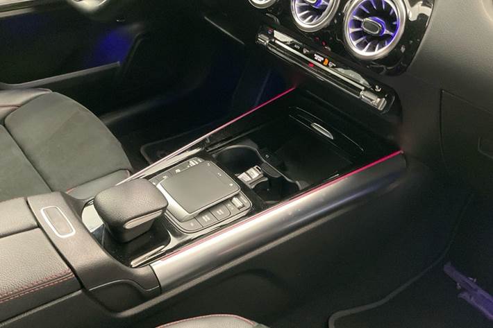 Sort Mercedes EQA250 fra 2022