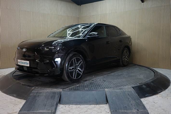 Sort Ford Capri fra 2025