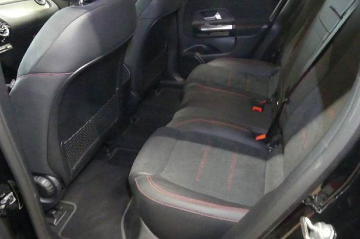 Sort Mercedes EQA250 fra 2023
