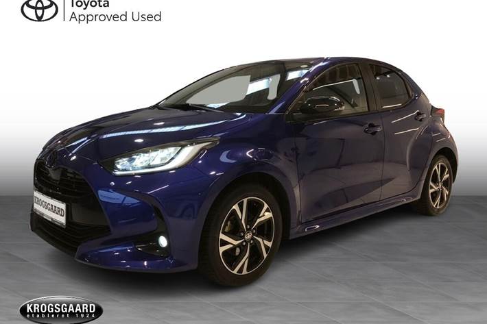 Blå Toyota Yaris fra 2024