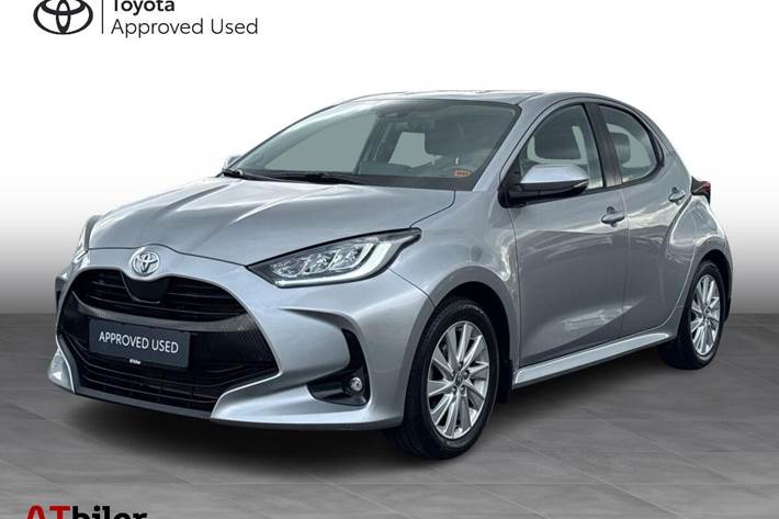 Sølv Toyota Yaris fra 2021