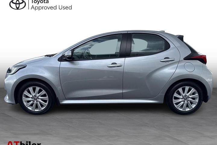 Sølv Toyota Yaris fra 2021