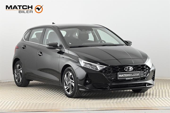 Sort Hyundai i20 fra 2023 set udefra