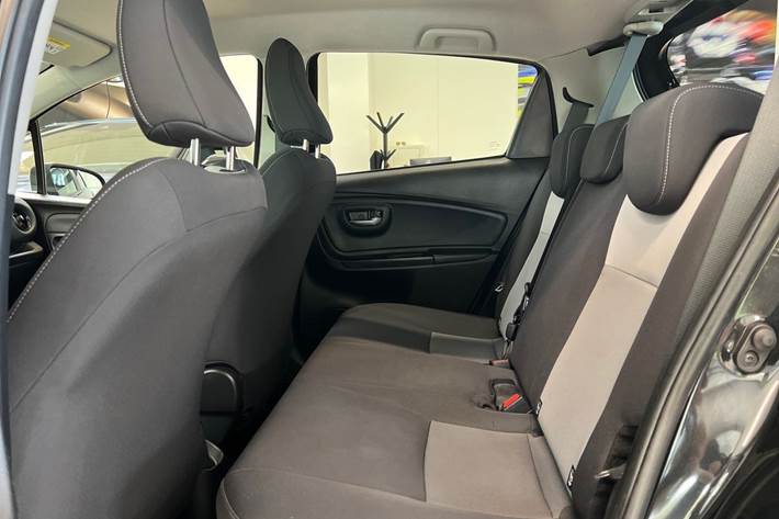 Sort Toyota Yaris fra 2019