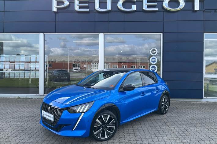 Blå Peugeot 208 fra 2021