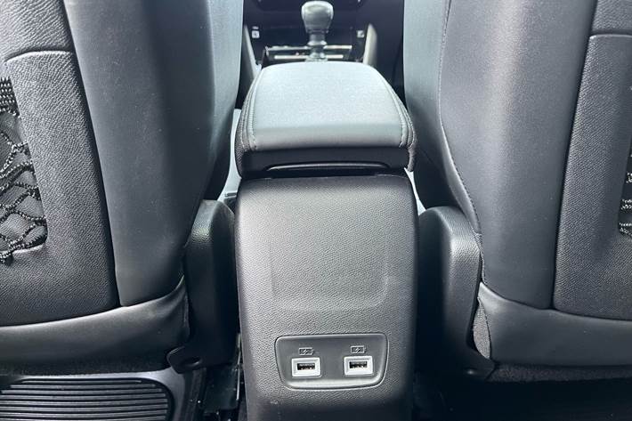 Blå Peugeot 208 fra 2021