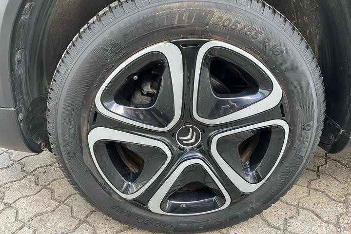Grå Citroën C3 Aircross fra 2019