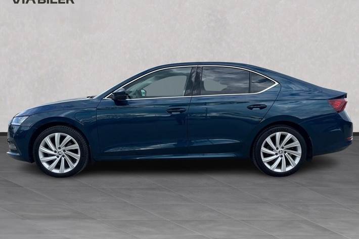 Blå Skoda Octavia fra 2020