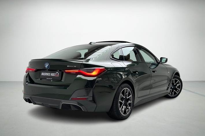 Grøn BMW i4 fra 2023