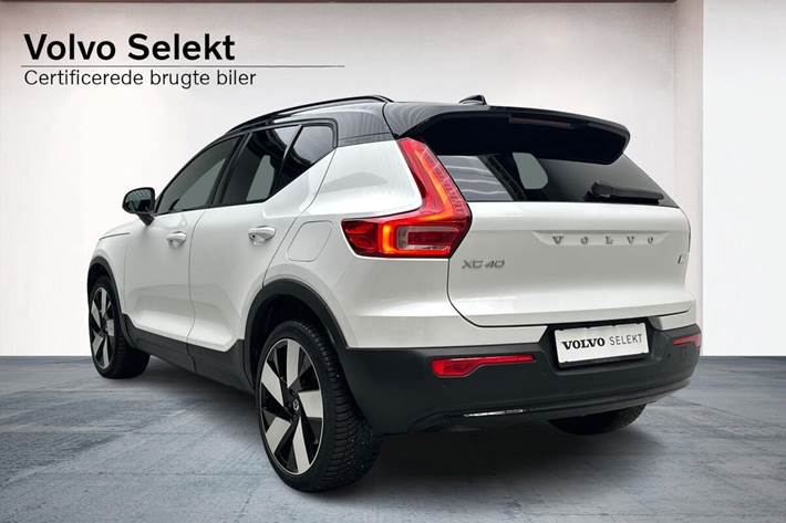 Hvid Volvo XC40 fra 2023
