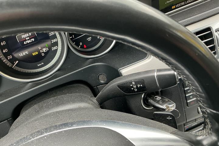 Sort Mercedes E200 d fra 2016 set indefra