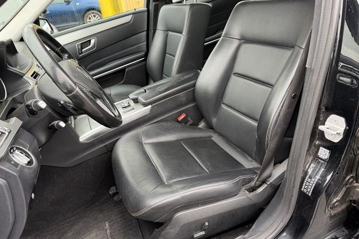 Sort Mercedes E200 d fra 2016 set indefra