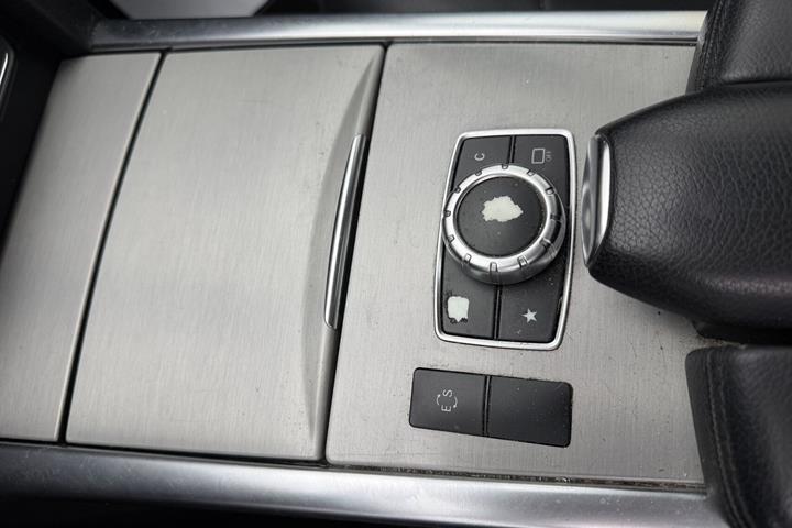 Sort Mercedes E200 d fra 2016 set indefra