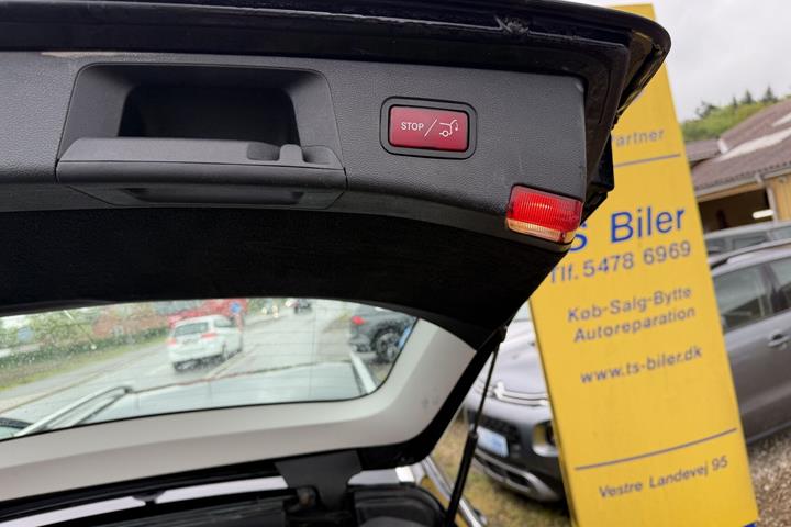 Sort Mercedes E200 d fra 2016 set udefra
