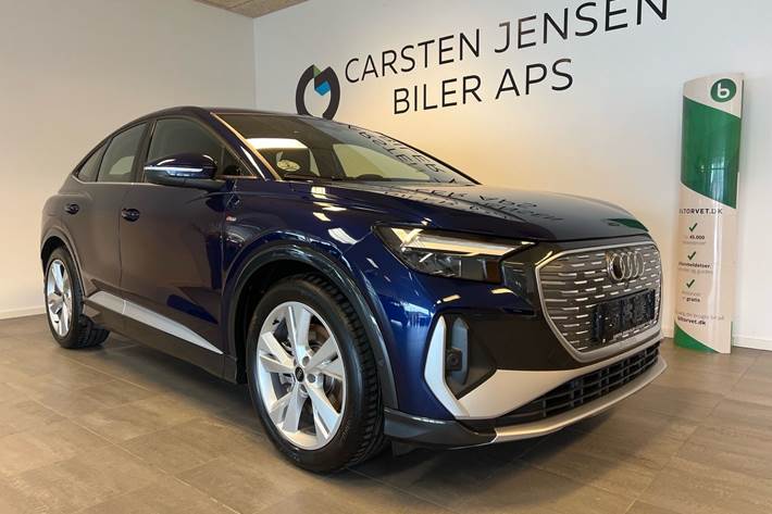 Blå Audi Q4 fra 2024