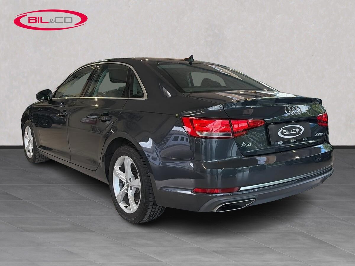 Grå Audi A4 fra 2019