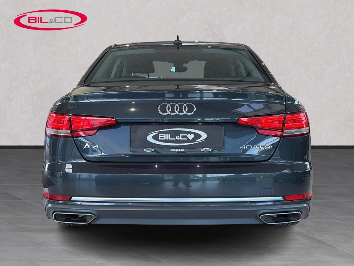 Grå Audi A4 fra 2019