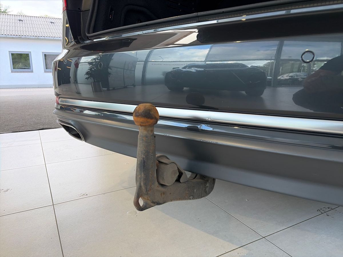 Grå Audi A4 fra 2019
