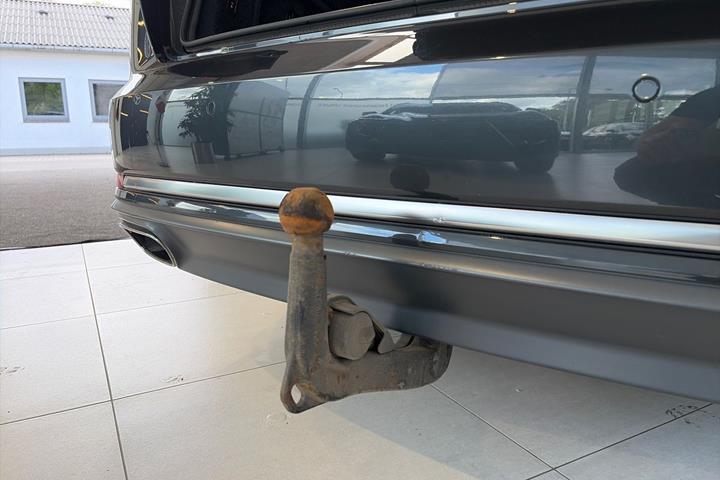 Grå Audi A4 fra 2019