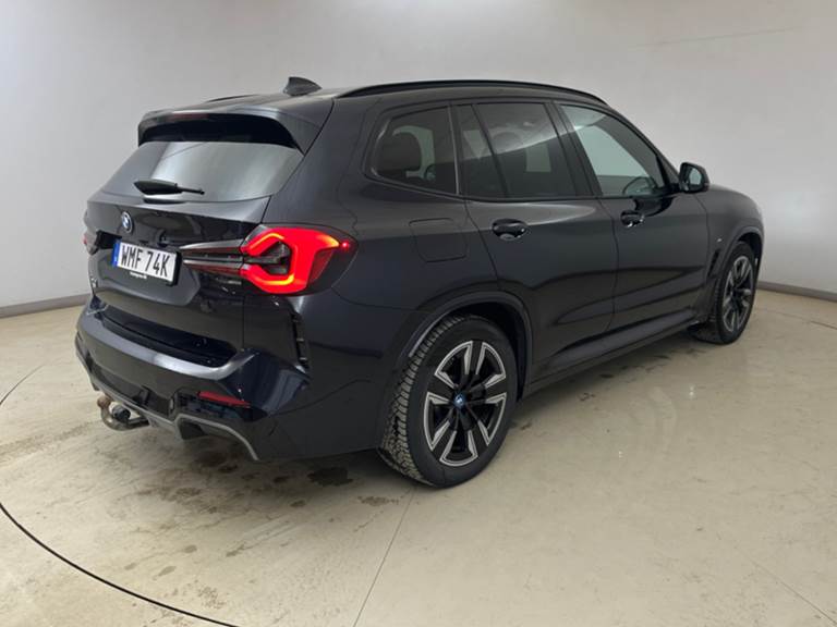 BMW iX3 Charged M-Sport