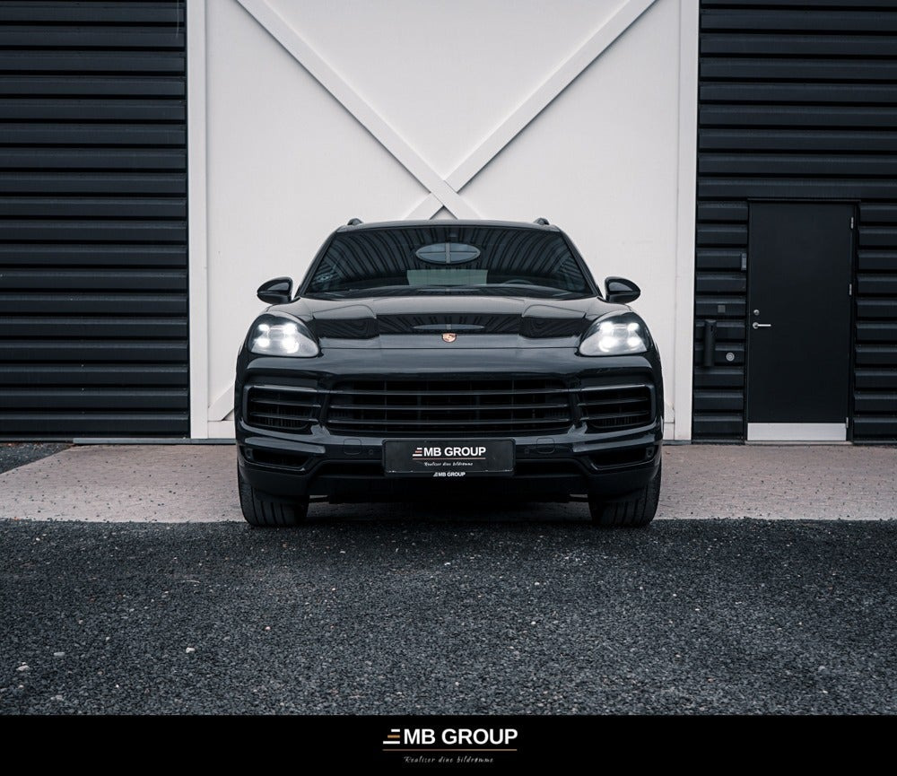 Gul Porsche Cayenne fra 2019